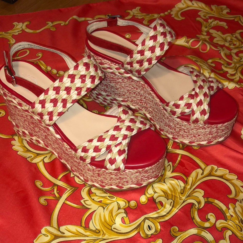 ✨BRAND NEW NEVER WORN✨Free People Platform Sandals